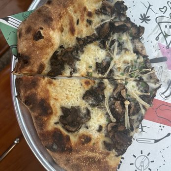 Pitfire Pizza - FIELD MUSHROOM - Pizza Near Me - North Hollywood, California