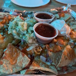 Bull and Brew Wing House - Nachos supreme