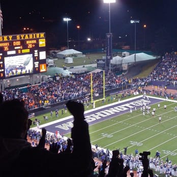 Husky Stadium - Huskies make a defensive stop in victory over OSU, 10/16/10. - Stadiums & Arenas Near Me - Seattle, Washington