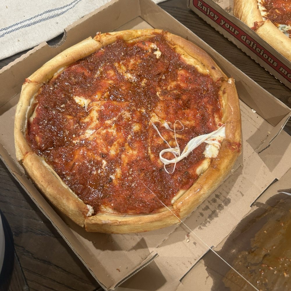 Pepperoni pizza Pepperoni pizza