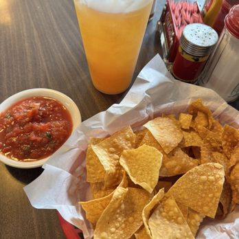 Fina's Diner - Chips and salsa and an Arnold Palmer - New American Near Me - Chama, New Mexico