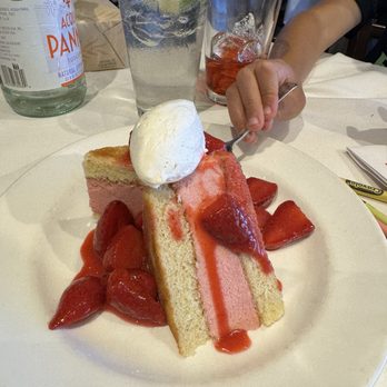 Mustards Grill - Strawberry ice cream bar - New American Near Me - Napa, California