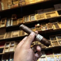 Marty's Cigar & Divan - Liga Privada No. 9