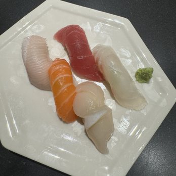 TORO - Sushi Bars Near Me - Honolulu, Hawaii