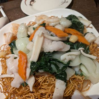 Gum Kuo Restaurant - Seafood pan fried noodles - Cantonese Near Me - Oakland, California Gum Kuo Restaurant - Seafood pan fried noodles - Cantonese Near Me - Oakland, California
