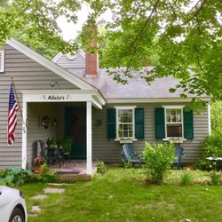 Alicia's of Wolfeboro - Alicia's B&B