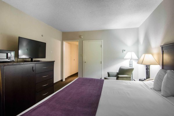Quality Inn & Suites Yellowknife by null