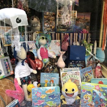 Village Toy Funatic - Toy Stores Near Me - Ogunquit, Maine