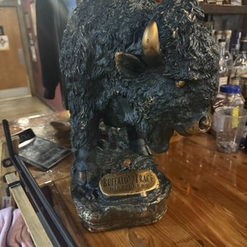 Hank's Filling Station - Bars Near Me - Norfolk, Virginia