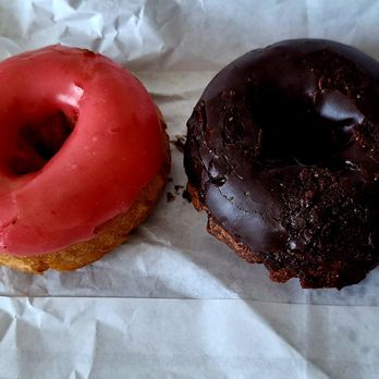 Randy's Donuts - These were plain good honest donuts:  cherry frosting and devil's food.  Have you folks considered an orange frosted donut? - Donuts Near Me - Inglewood, California
