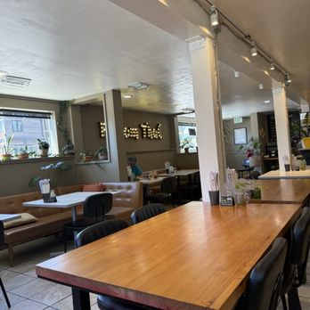 Folsom Thai - Interior - Thai Near Me - Boulder, Colorado