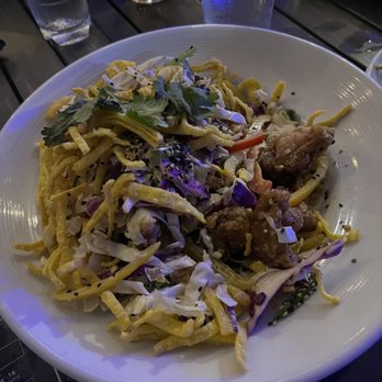 Moani Waikiki - Garlic chicken salad - Seafood Near Me - Honolulu, Hawaii Moani Waikiki - Garlic chicken salad - Seafood Near Me - Honolulu, Hawaii