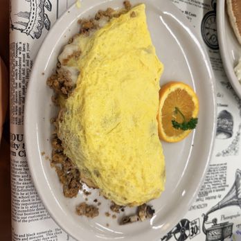 Golden Egg Omelet House - Italian sausage with mushrooms and jack cheese - Breakfast & Brunch Near Me - Escondido, California Golden Egg Omelet House - Italian sausage with mushrooms and jack cheese - Breakfast & Brunch Near Me - Escondido, California
