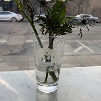 Pleasant House Pub - Vase with flowers - British Near Me - Chicago, Illinois Pleasant House Pub - Vase with flowers - British Near Me - Chicago, Illinois
