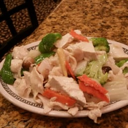 Chicken with vegetable with added soft tofu. Low oil and low sodium. A masterpiece that tastes as good as it looks.