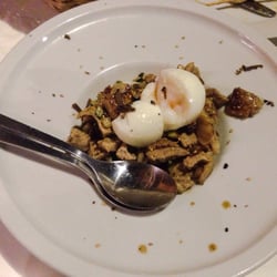 Secreto ibérico con huevo poché y trufa.