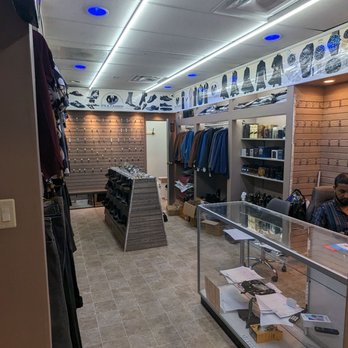 Sister's Grill - the inside of a restaurant - Somali Near Me - Columbus, Ohio