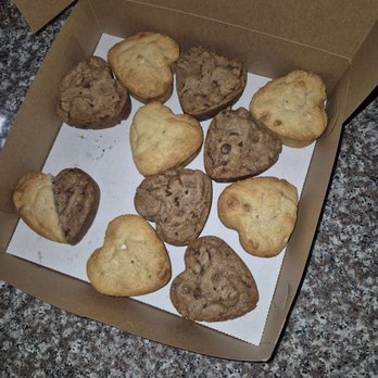 The Cookie Papa - Heart shaped chocolate chip and white chocolate cookies - Desserts Near Me
