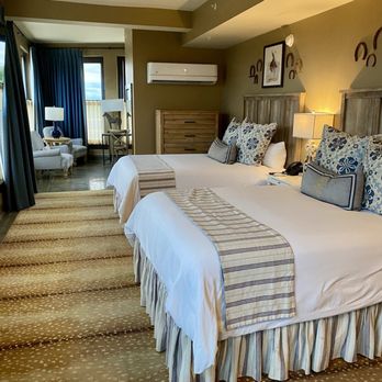 Frontier Hotel Pawhuska - Double Queen room - Hotels Near Me - Pawhuska, Oklahoma Frontier Hotel Pawhuska - Double Queen room - Hotels Near Me - Pawhuska, Oklahoma
