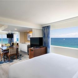 Sonesta Fort Lauderdale Beach - SHR FortLauderdale GuestRoom MasterSuite