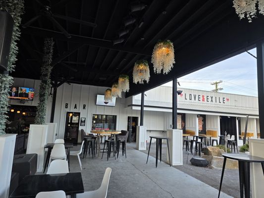 Love and Exile Bar by null
