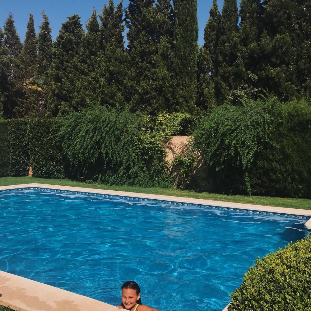 Hotel Ad Hoc Parque Golf - Lovely pool we had to ourselves. Gardenias surrounded the one side making it smell amazing! - Hotels Near Me - Bétera, V Hotel Ad Hoc Parque Golf - Lovely pool we had to ourselves. Gardenias surrounded the one side making it smell amazing! - Hotels Near Me - Bétera, V