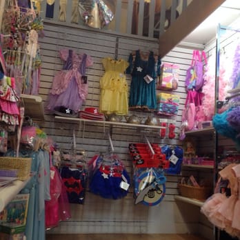 Lauren's Closet - Used, Vintage & Consignment Near Me - Alameda, California Lauren's Closet - Used, Vintage & Consignment Near Me - Alameda, California