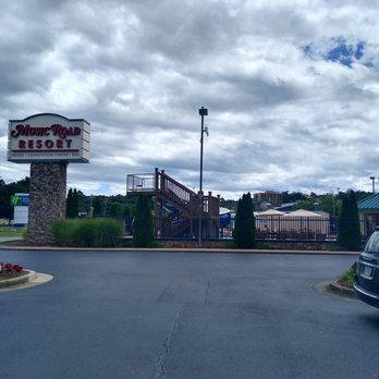 Music Road Resort Hotel - Hotels Near Me - Pigeon Forge, Tennessee