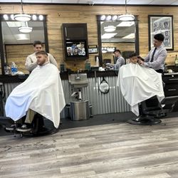 Crown One Shave & Parlor - Barbershop