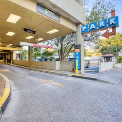 Riverbend Garage - iParkit