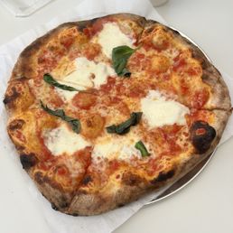 Sourdough margarita pizza Sourdough margarita pizza