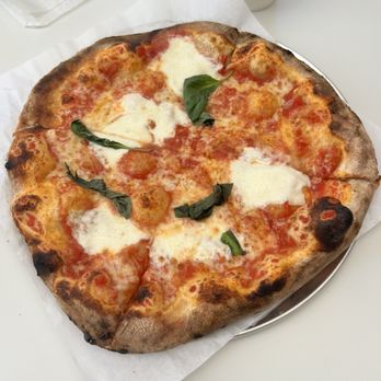 Bellas Bread and Butter - Sourdough margarita pizza - Bakeries Near Me - Los Angeles, California Bellas Bread and Butter - Sourdough margarita pizza - Bakeries Near Me - Los Angeles, California