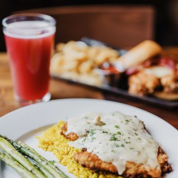 Avenue Pub - Northbank - a plate of food and a drink - Pubs Near Me - Tuscaloosa, Alabama Avenue Pub - Northbank - a plate of food and a drink - Pubs Near Me - Tuscaloosa, Alabama