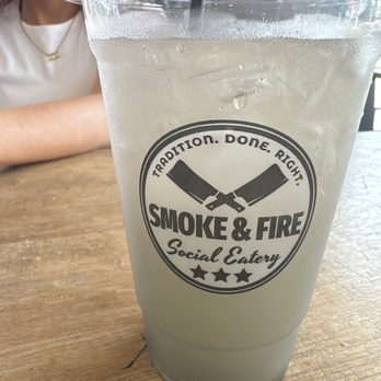 Smoke & Fire Social Eatery - The host was amazing very knowledgeable about the food and the vegan friendly options - Comfort Food Near Me - Paramount, California