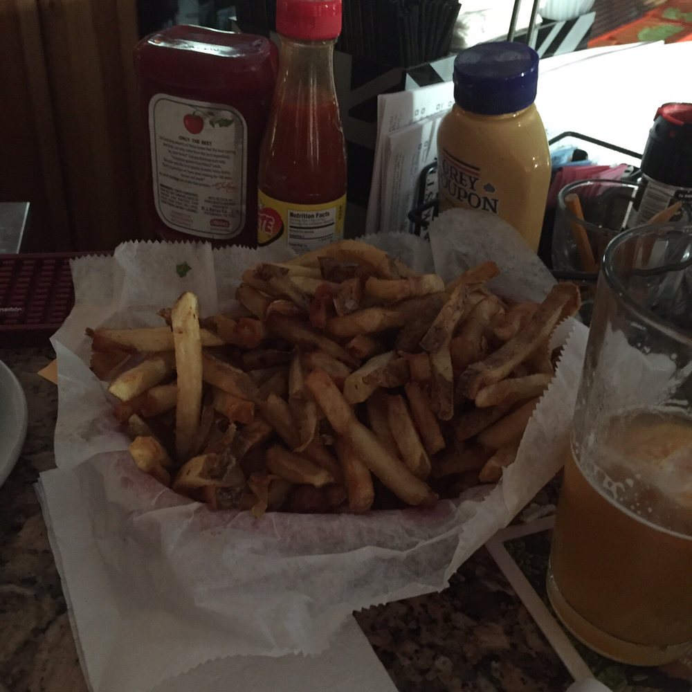 Back Street Grill - Fries come with everything, they were fresh and hot. - Sandwiches Near Me - Salisbury, Maryland
