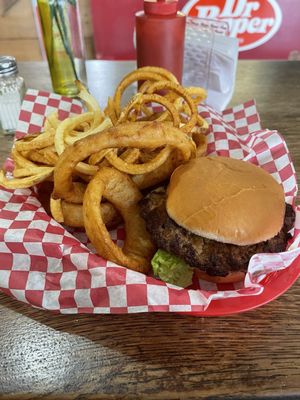 Ty's Hamburgers by null