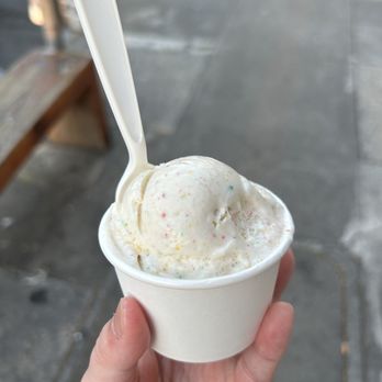 Lana’s - Fruity pebbles kid scoop - Ice Cream & Frozen Yogurt Near Me - Oakland, California Lana’s - Fruity pebbles kid scoop - Ice Cream & Frozen Yogurt Near Me - Oakland, California