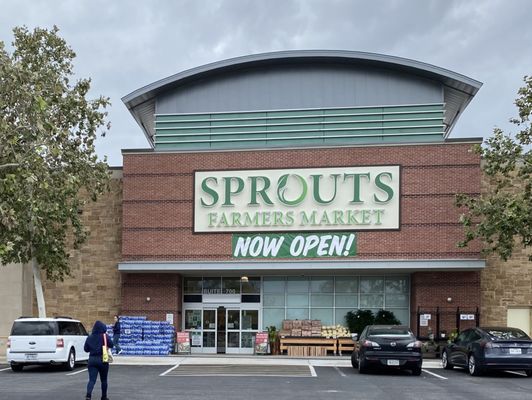 Sprouts Farmers Market by null