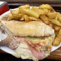 Peceto sandwich