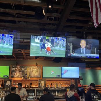 The Local Eatery & Drinking Hole - Bars Near Me - San Diego, California