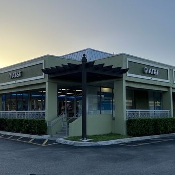 AT&T Store - Exterior of AT&T retail store - Mobile Phones Near Me - Hollywood, Florida AT&T Store - Exterior of AT&T retail store - Mobile Phones Near Me - Hollywood, Florida