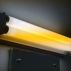 Budget Inn - Missing light cover