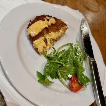 Hawk N Dove Capitol Hill DC - Crab cake with arugula salad - Bars Near Me - Washington, DC, District of Columbia Hawk N Dove Capitol Hill DC - Crab cake with arugula salad - Bars Near Me - Washington, DC, District of Columbia