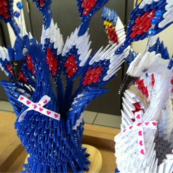 My Lee's Egg Roll House - a bunch of folded paper flowers - Vietnamese Near Me - Appleton, Wisconsin My Lee's Egg Roll House - a bunch of folded paper flowers - Vietnamese Near Me - Appleton, Wisconsin