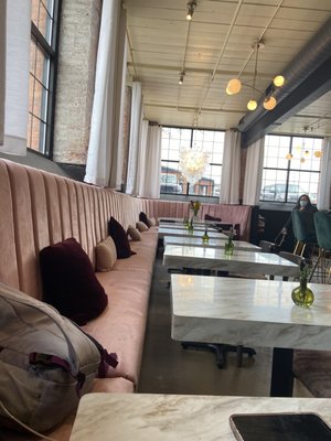 Petit Poutinerie by null