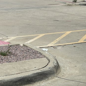 CVS Pharmacy - Parking lots trash - Drugstores Near Me - Desoto, Texas