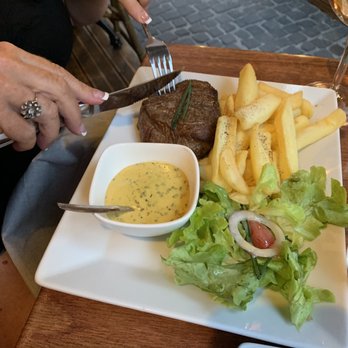 Le Petit Bouchon - Entrecôte steak w Bernaise sauce - French Near Me - Mouans Sartoux, 06