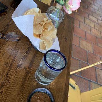 Los Sombreros - House Chips, Salsa 2021 - Mexican Near Me - Mesa, Arizona Los Sombreros - House Chips, Salsa 2021 - Mexican Near Me - Mesa, Arizona