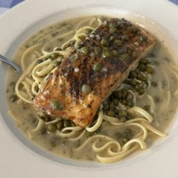 Salmon piccata