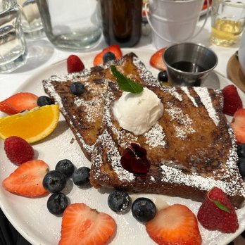 Ol Days - French Toast with fruits - Breakfast & Brunch Near Me - New York, New York Ol Days - French Toast with fruits - Breakfast & Brunch Near Me - New York, New York